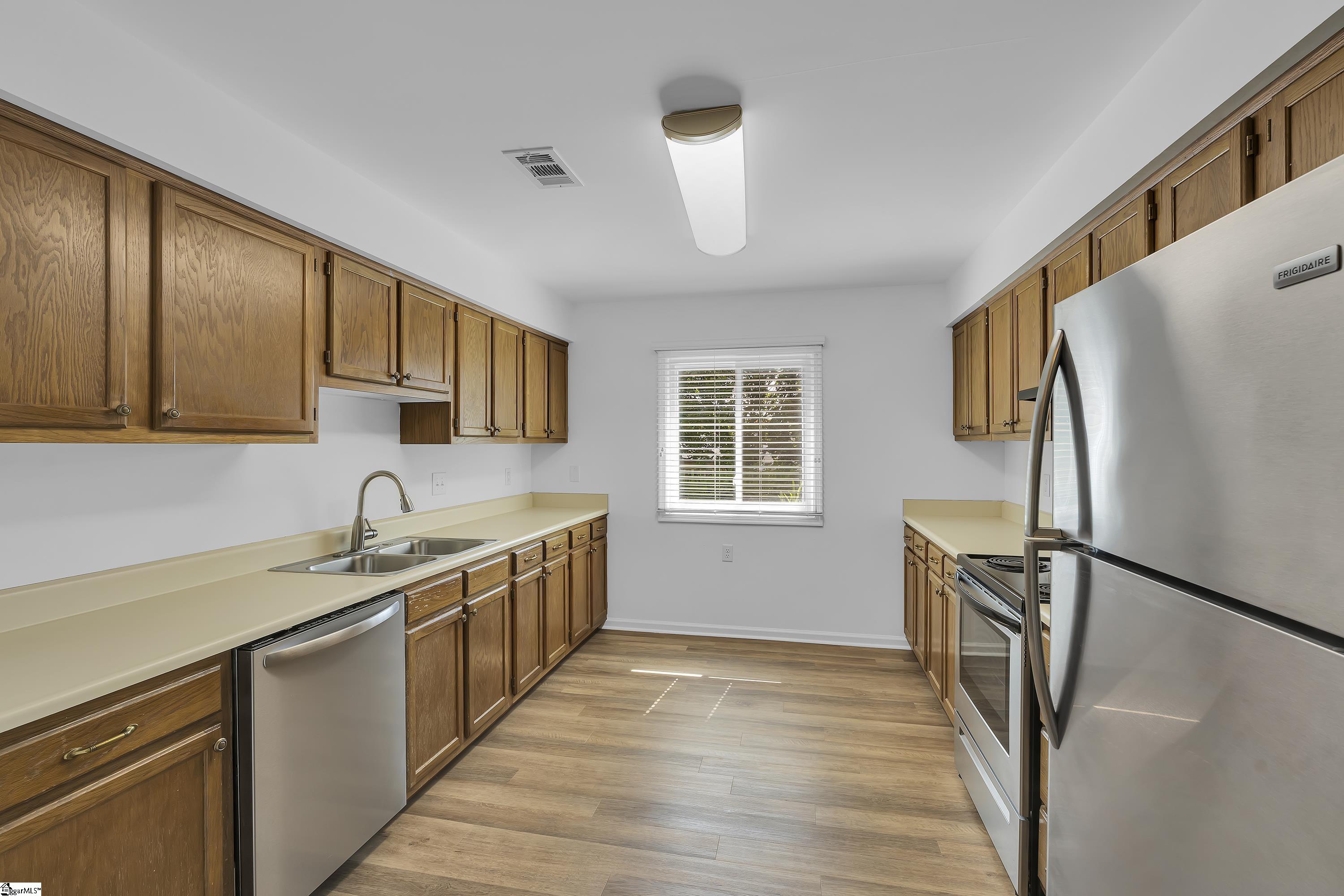 403 Lakeside Circle Greenville, SC 29615