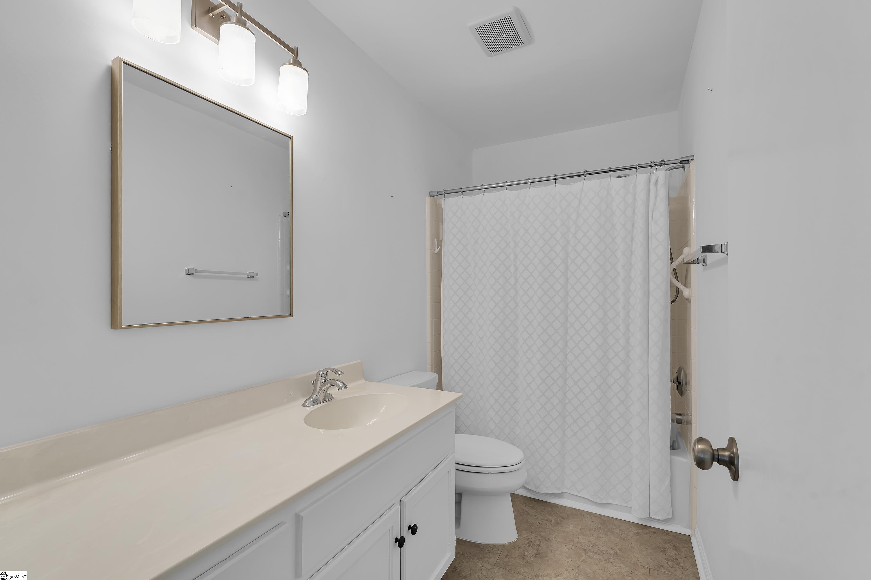 403 Lakeside Circle Greenville, SC 29615