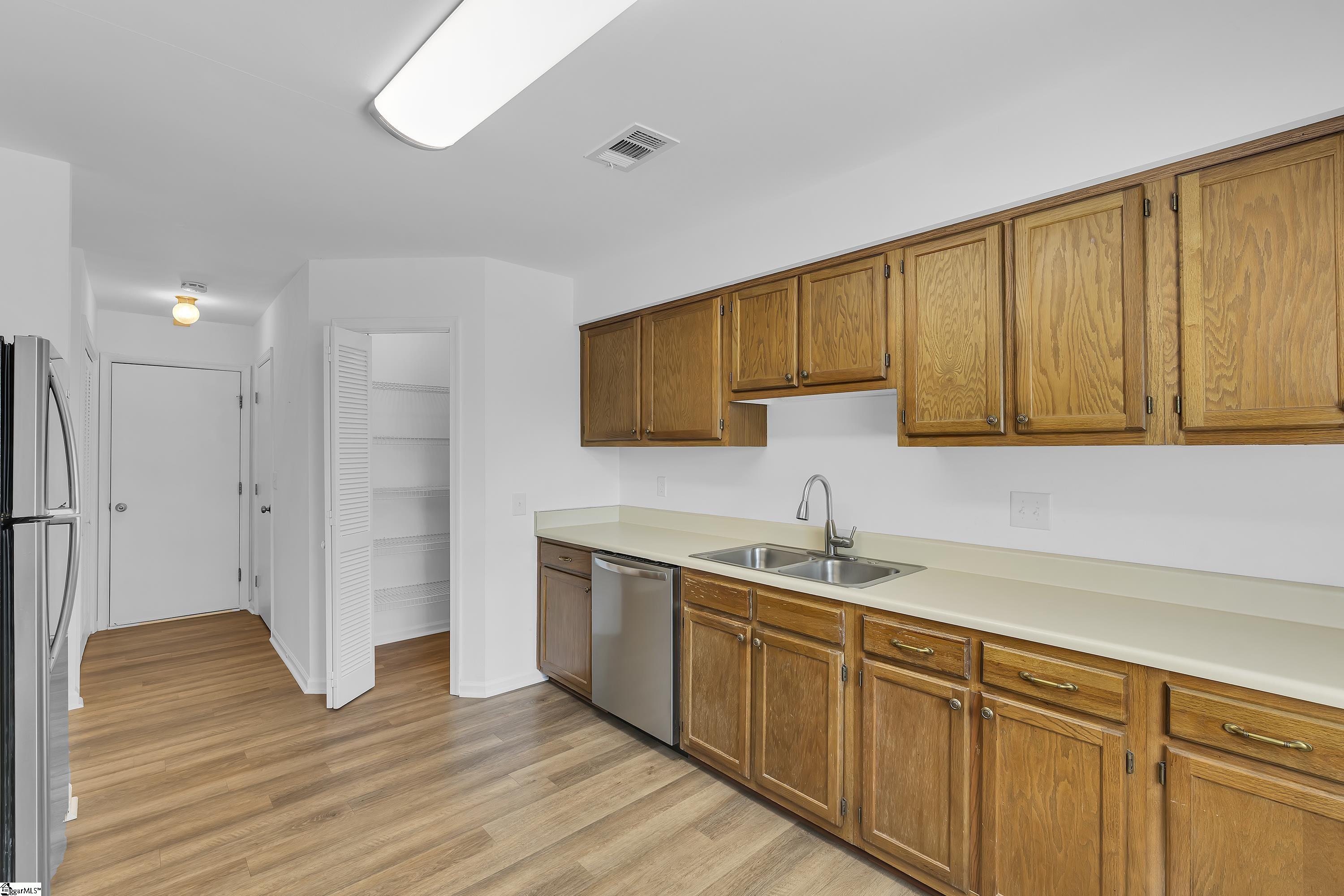 403 Lakeside Circle Greenville, SC 29615
