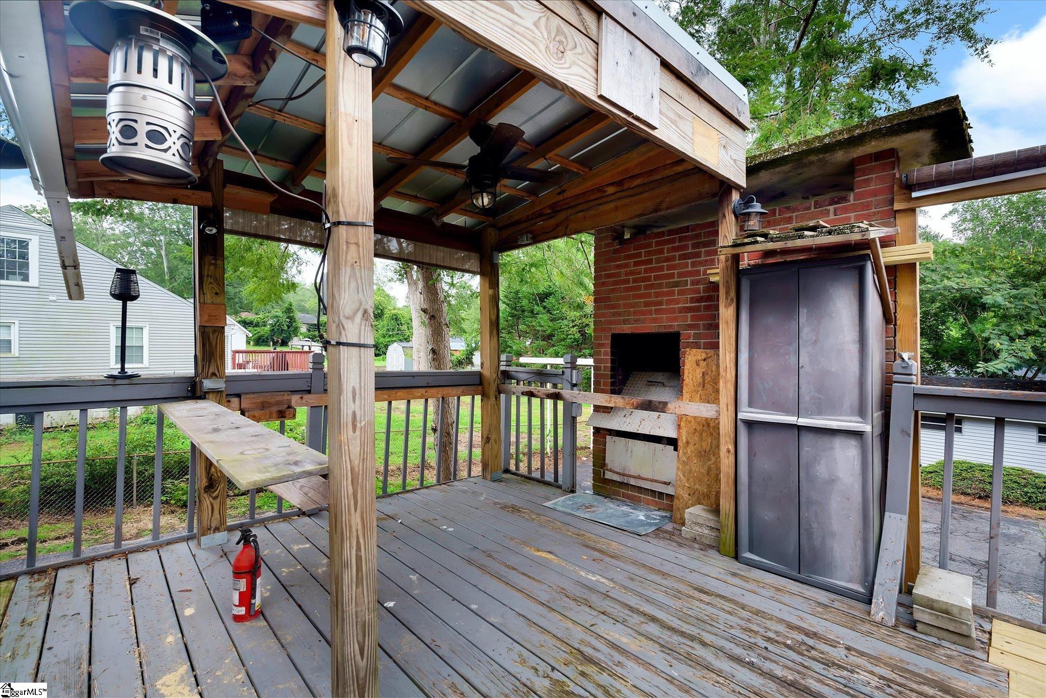 114 Brookside Road Spartanburg, SC 29301