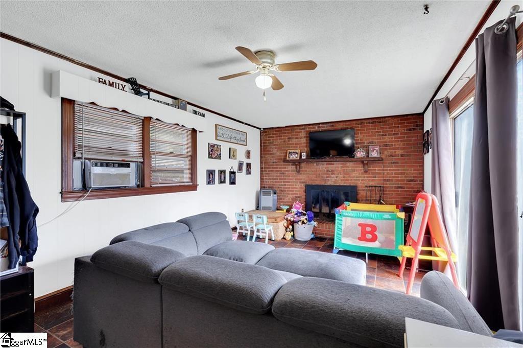 7703 Moorefield Memorial Highway Liberty, SC 29657
