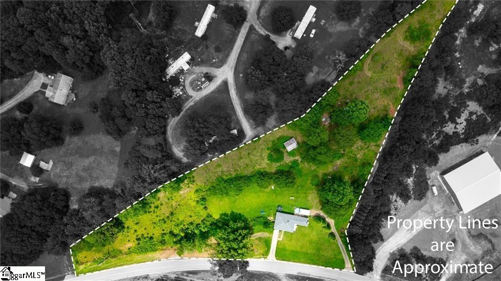 7703 Moorefield Memorial Highway Liberty, SC 29657