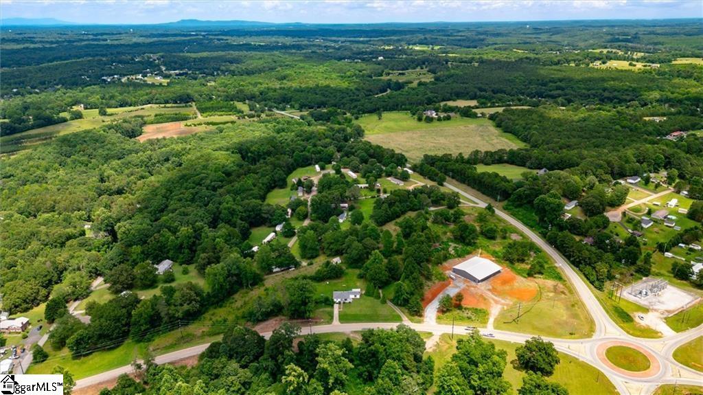 7703 Moorefield Memorial Highway Liberty, SC 29657
