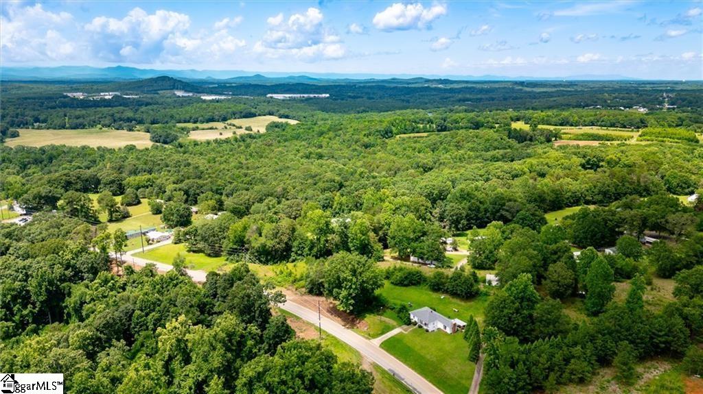 7703 Moorefield Memorial Highway Liberty, SC 29657