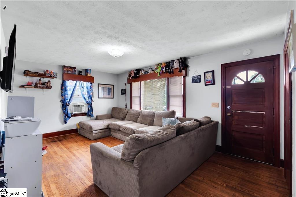 7703 Moorefield Memorial Highway Liberty, SC 29657