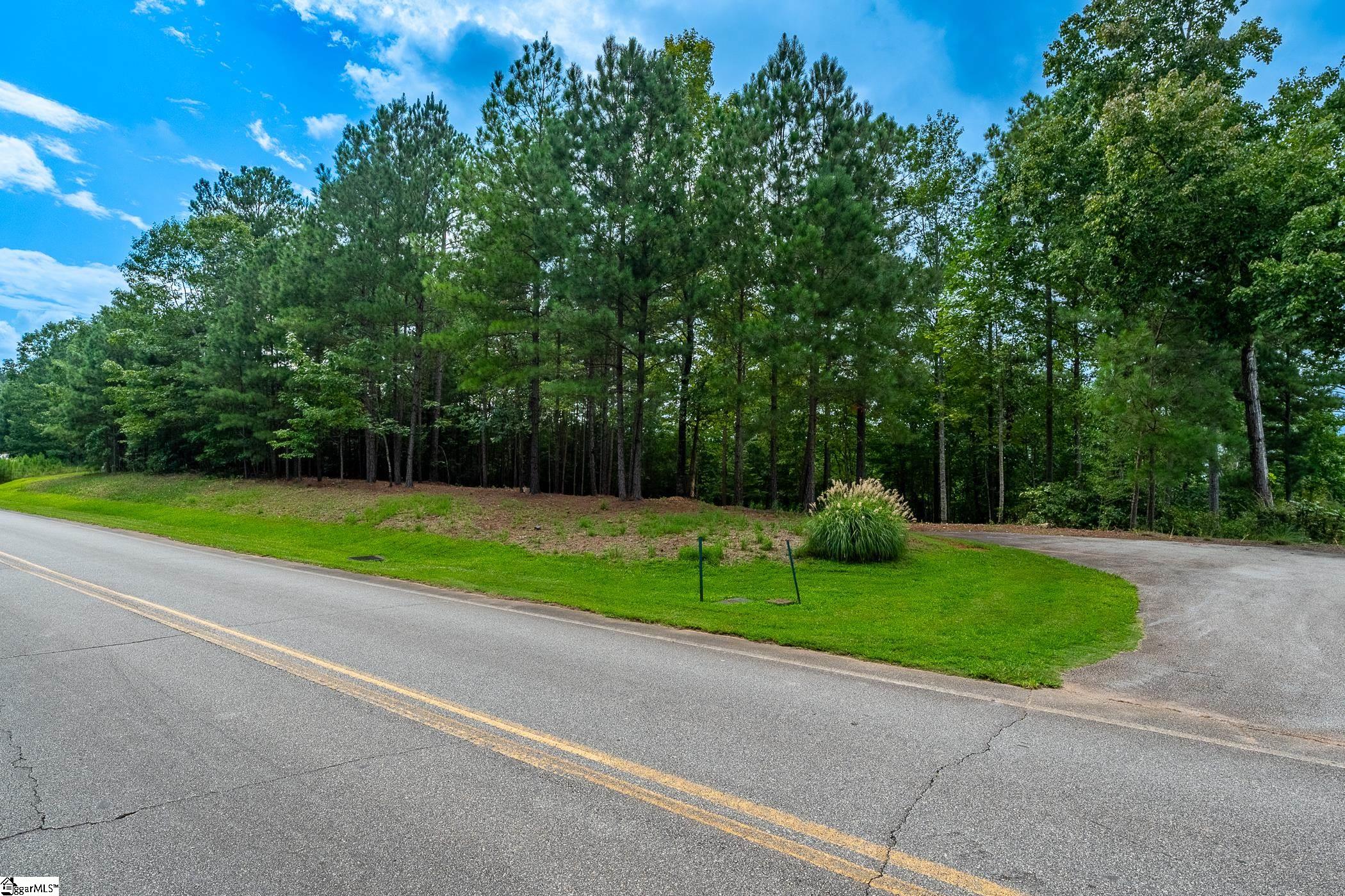 382 Cliffs South Parkway Salem, SC 29676