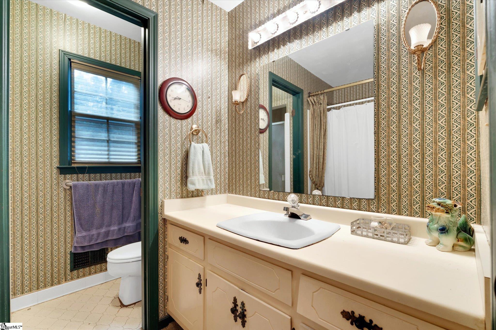 131 Shannon Lake Circle Greenville, SC 29615