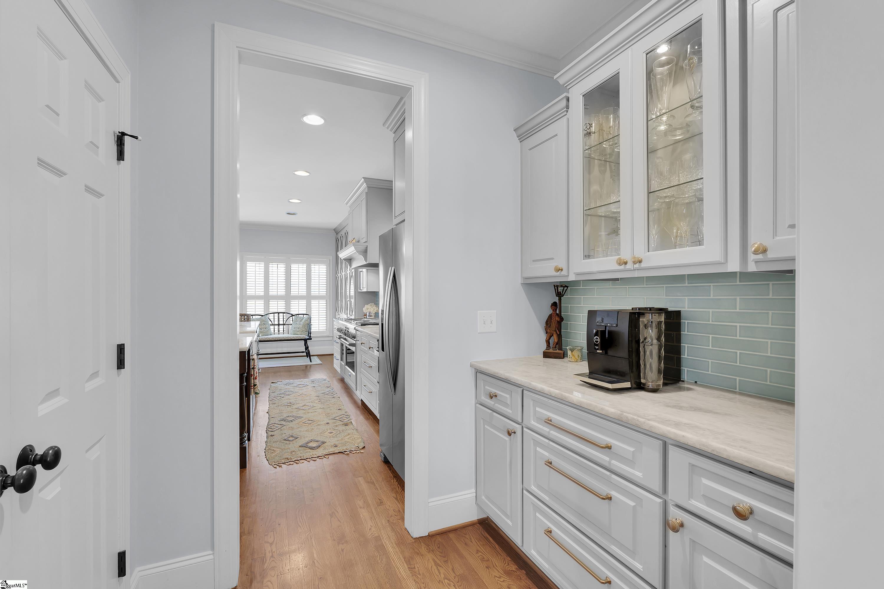 204 Hampton Avenue Greenville, SC 29601