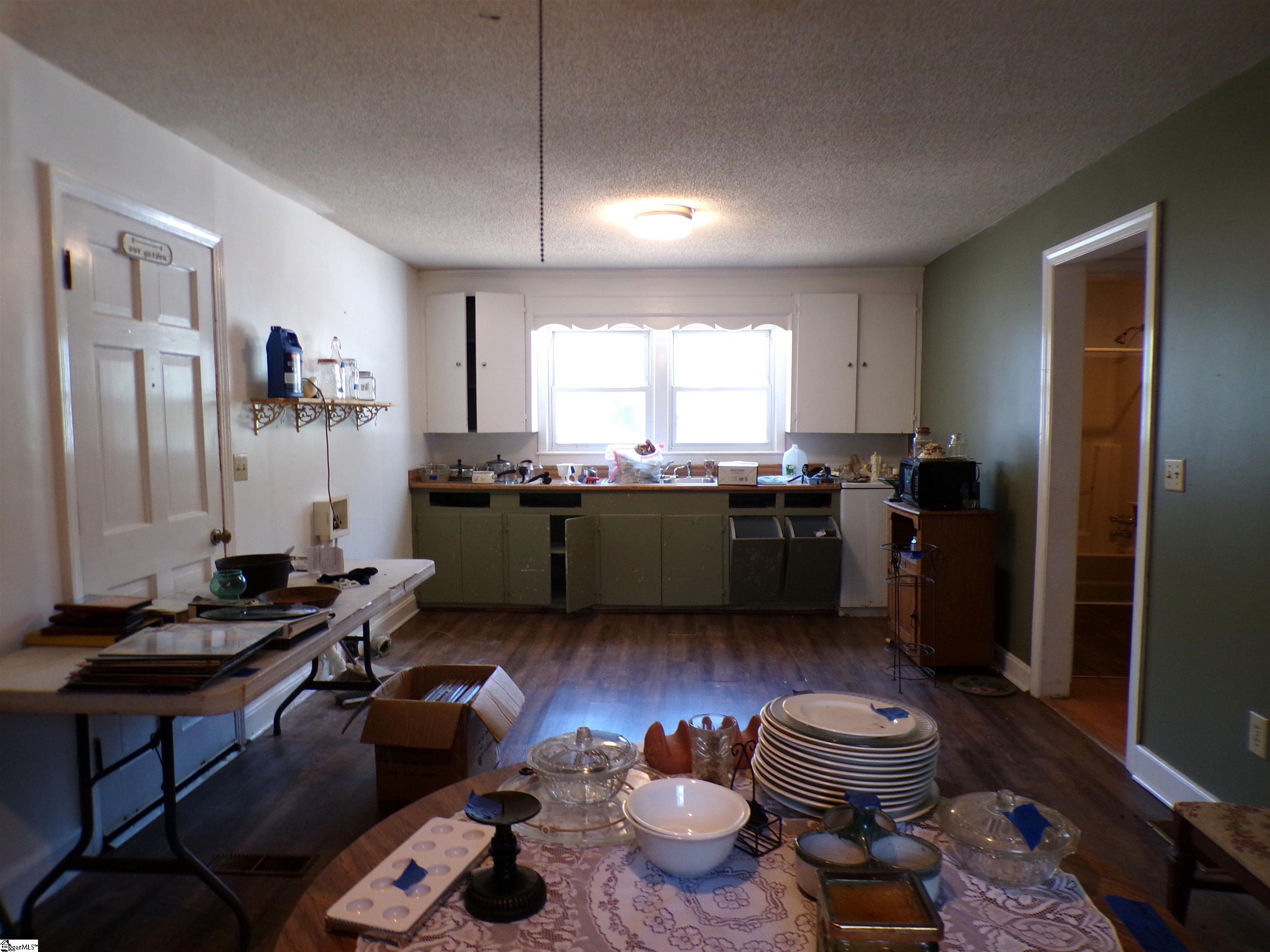 525 Island Creek Road Cowpens, SC 29330