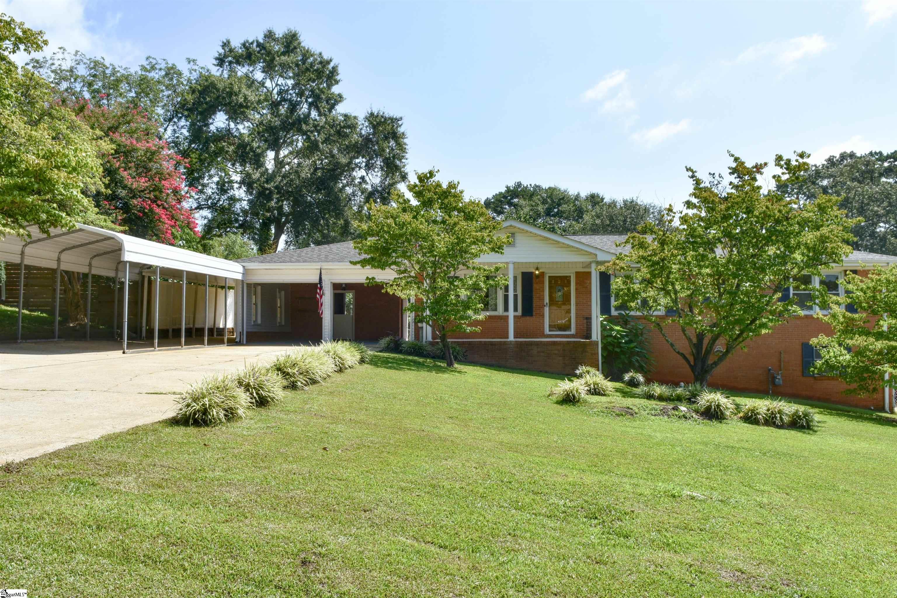 121 Parkdale Drive Greenville, SC 29611