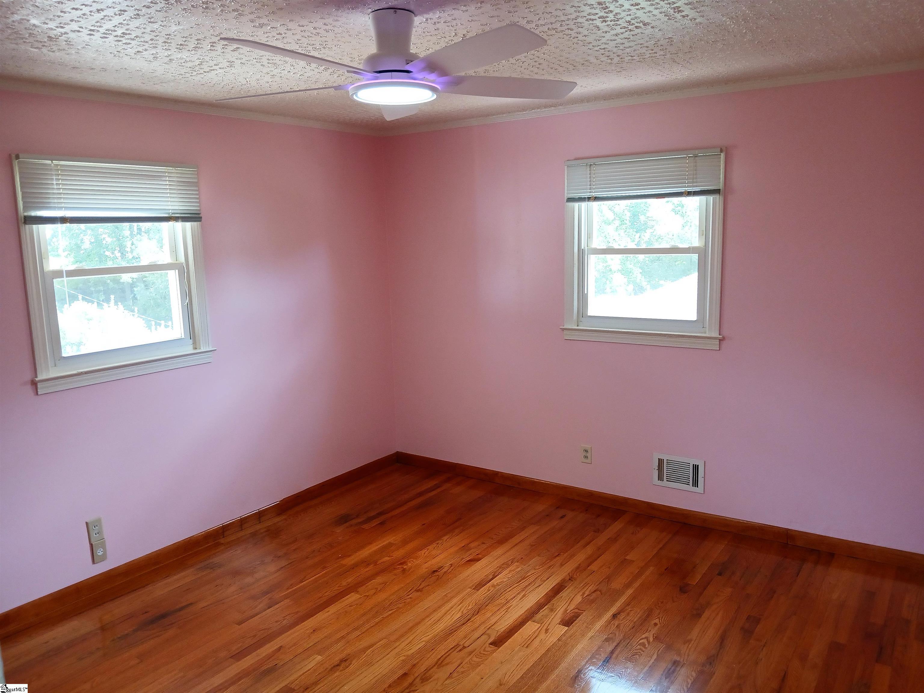 121 Parkdale Drive Greenville, SC 29611