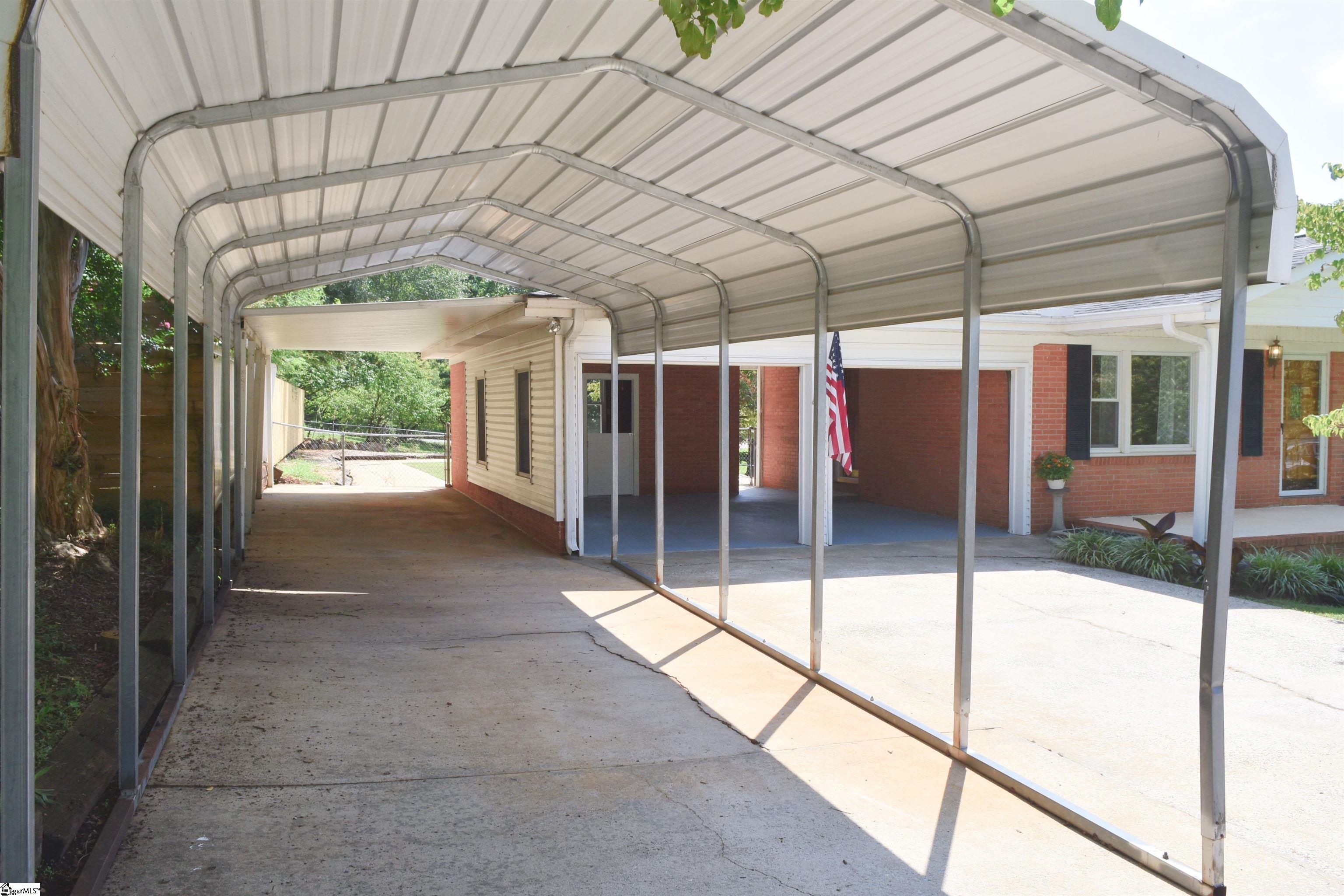 121 Parkdale Drive Greenville, SC 29611