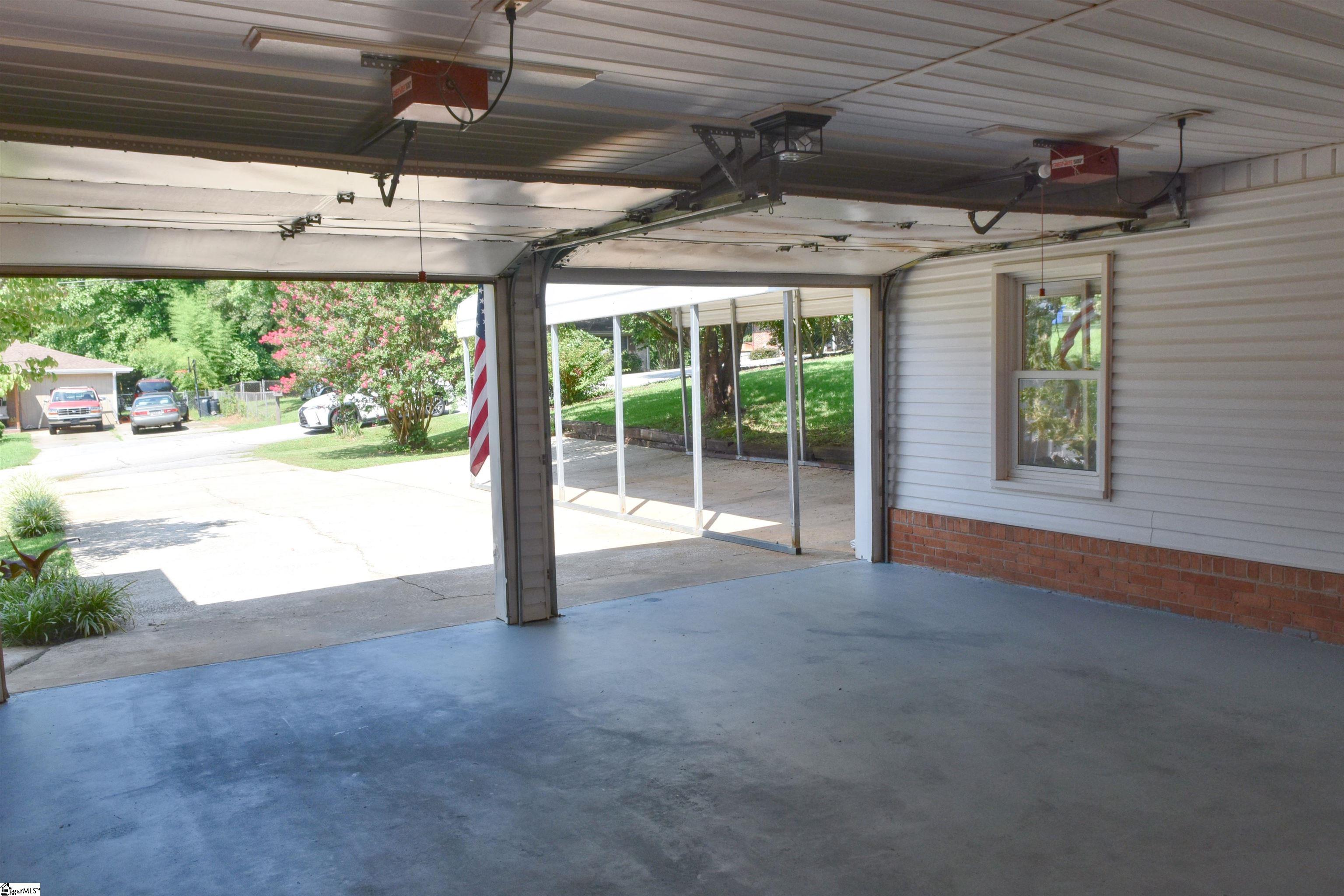 121 Parkdale Drive Greenville, SC 29611