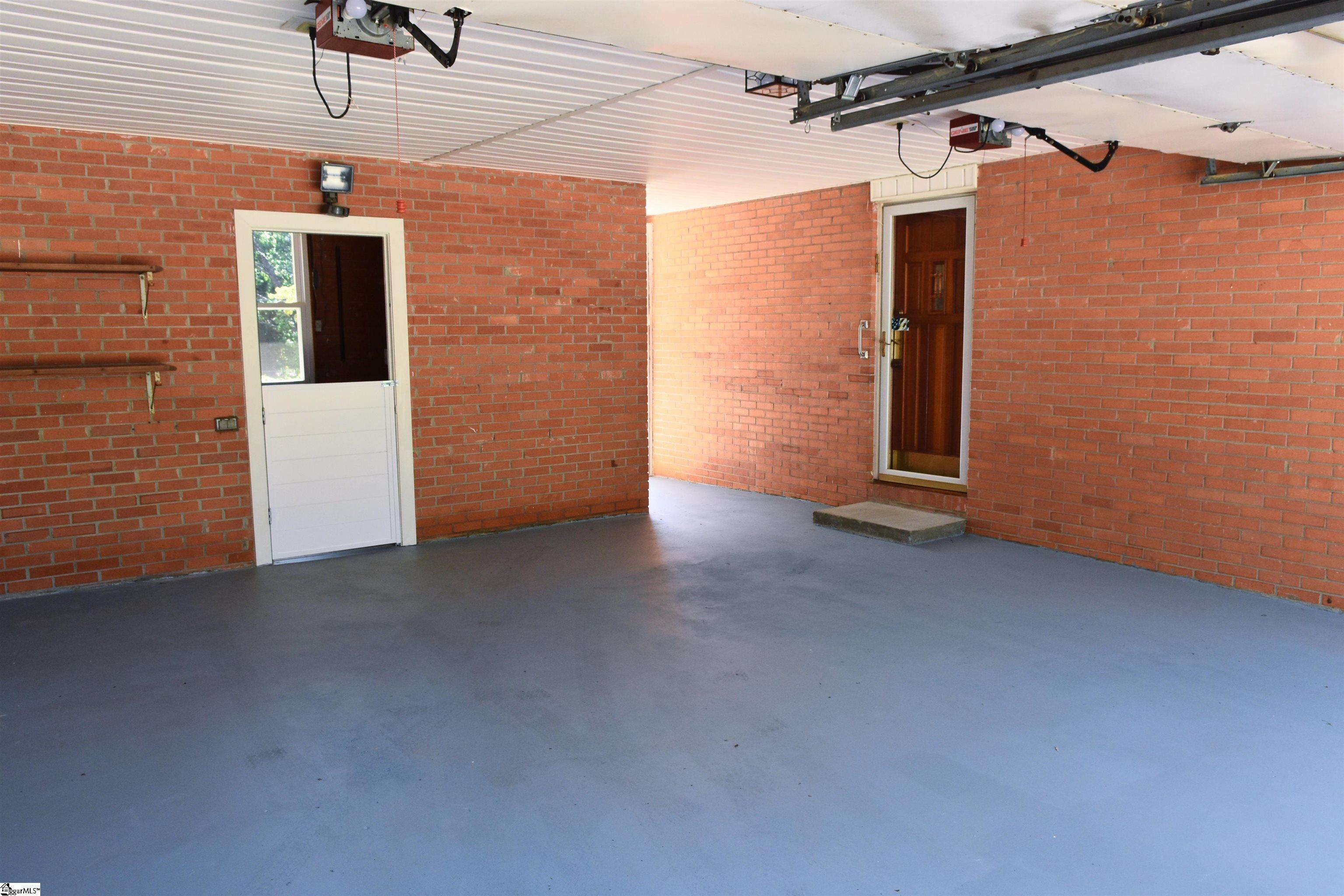 121 Parkdale Drive Greenville, SC 29611