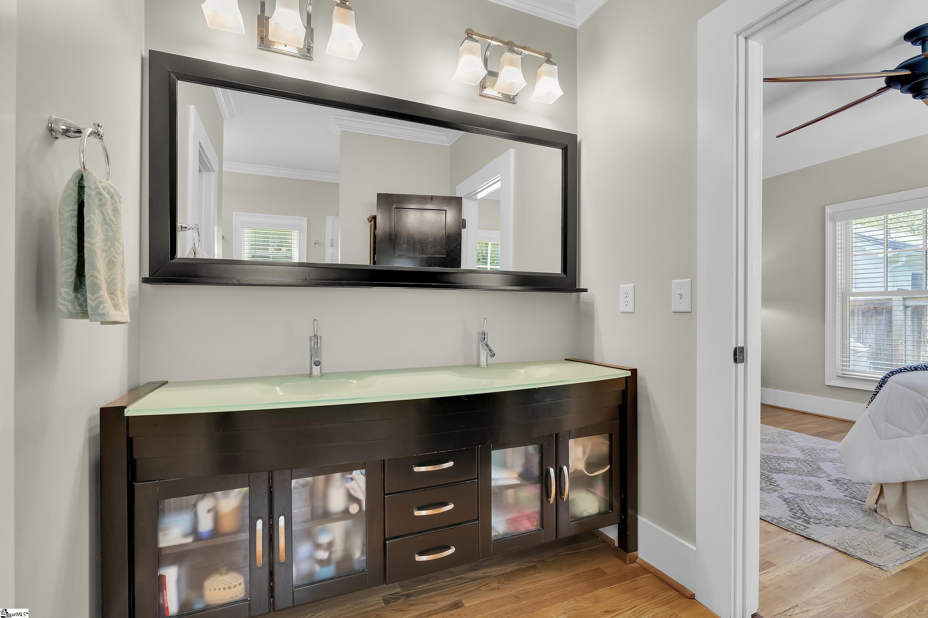129 Phillips Lane Greenville, SC 29605