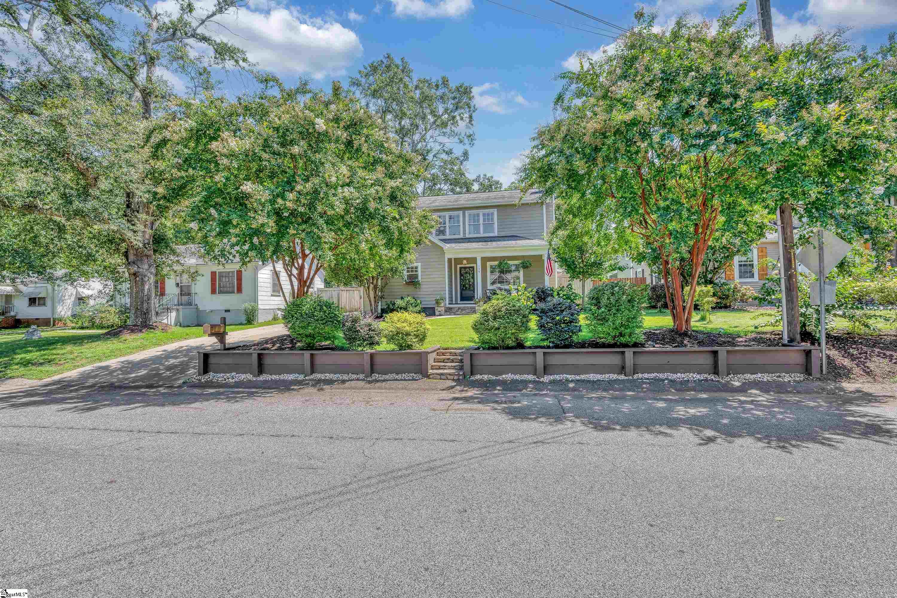 129 Phillips Lane Greenville, SC 29605