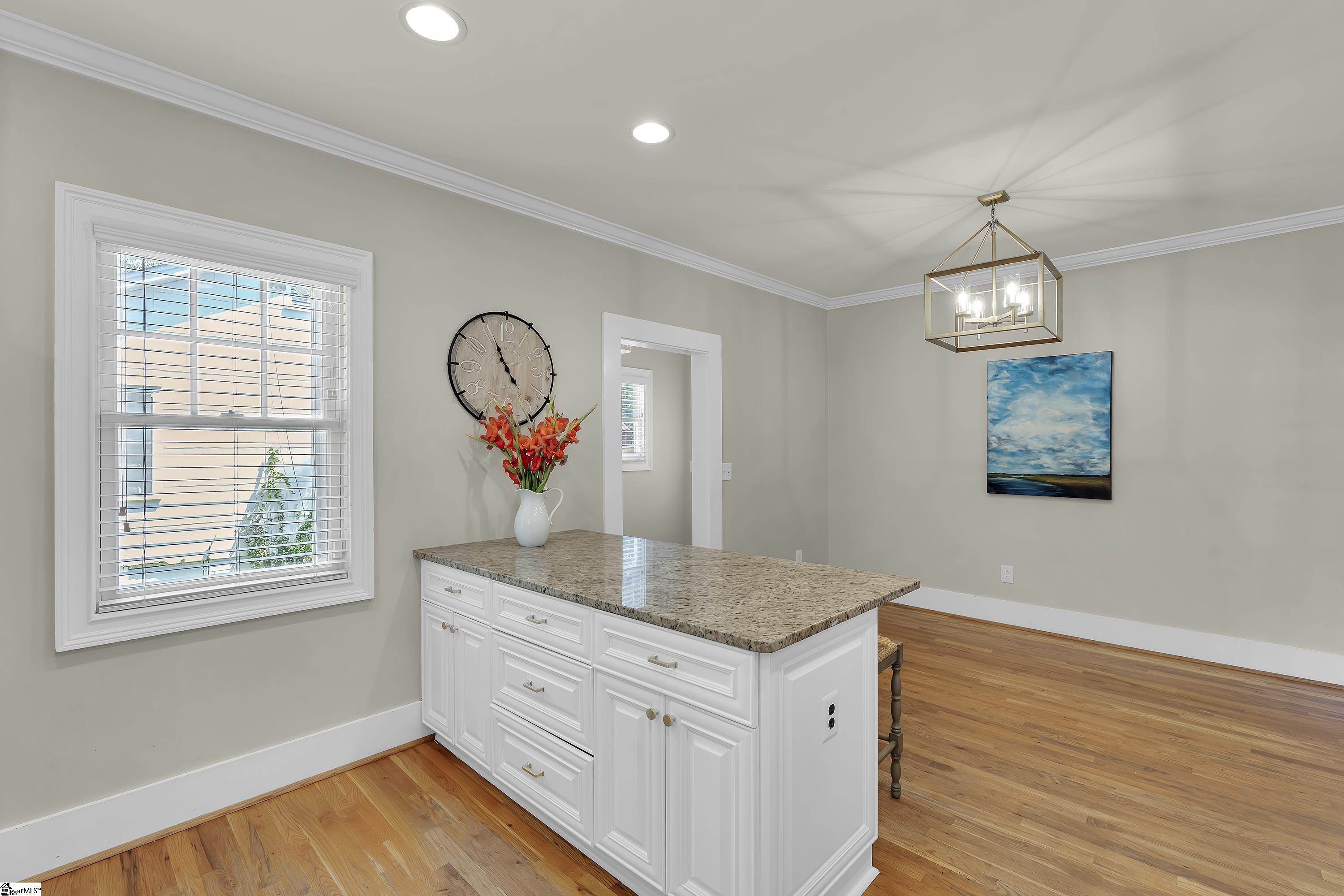 129 Phillips Lane Greenville, SC 29605