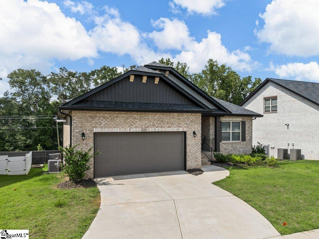 400 Rolling Waters Drive Greenville, SC 29605