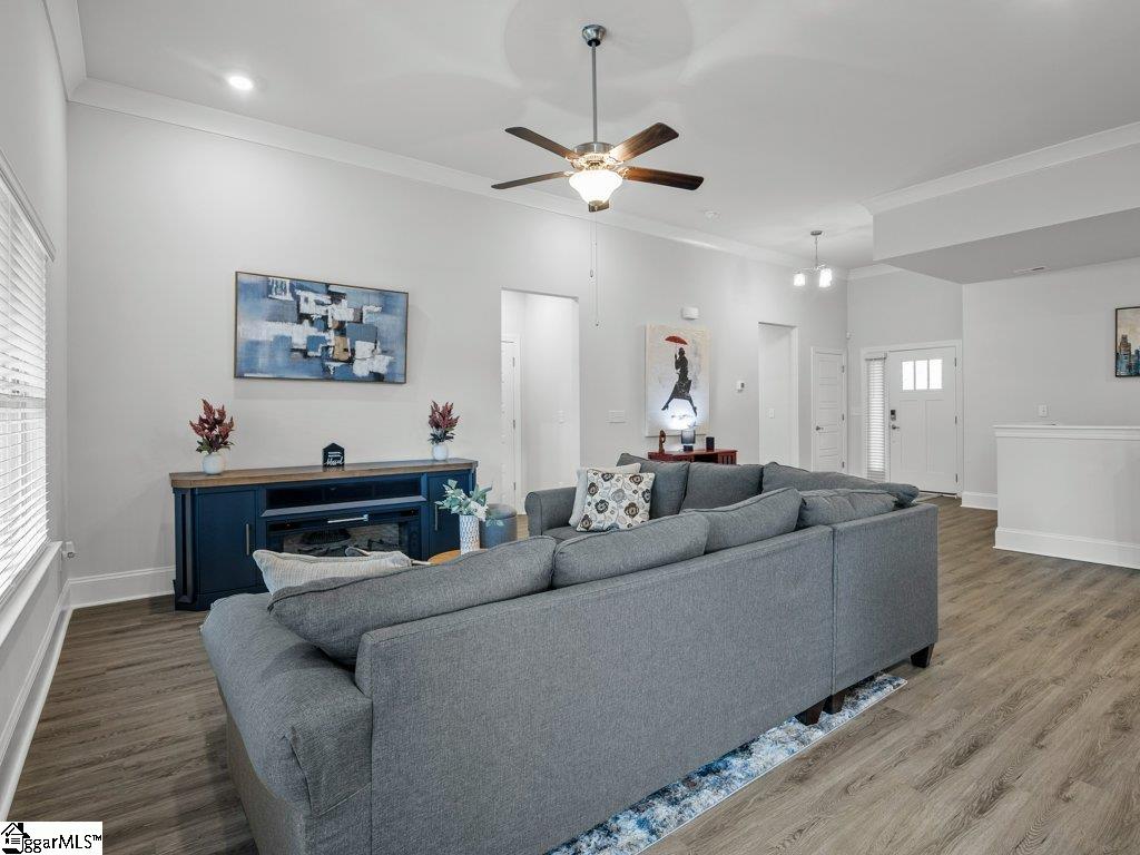 400 Rolling Waters Drive Greenville, SC 29605