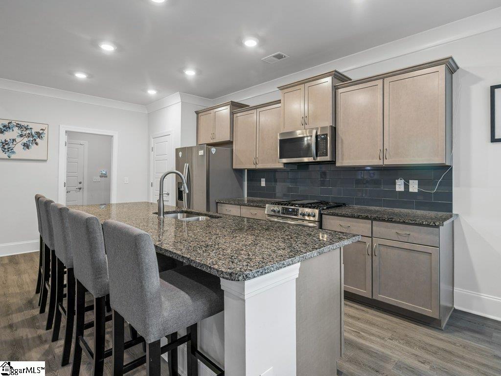 400 Rolling Waters Drive Greenville, SC 29605