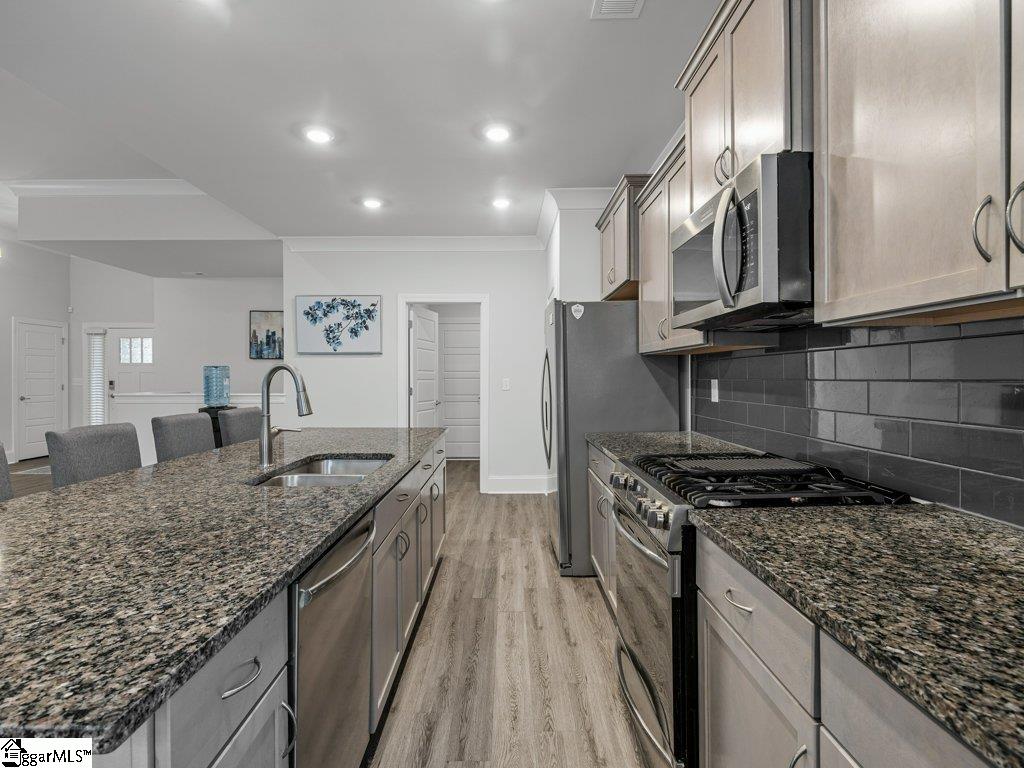 400 Rolling Waters Drive Greenville, SC 29605