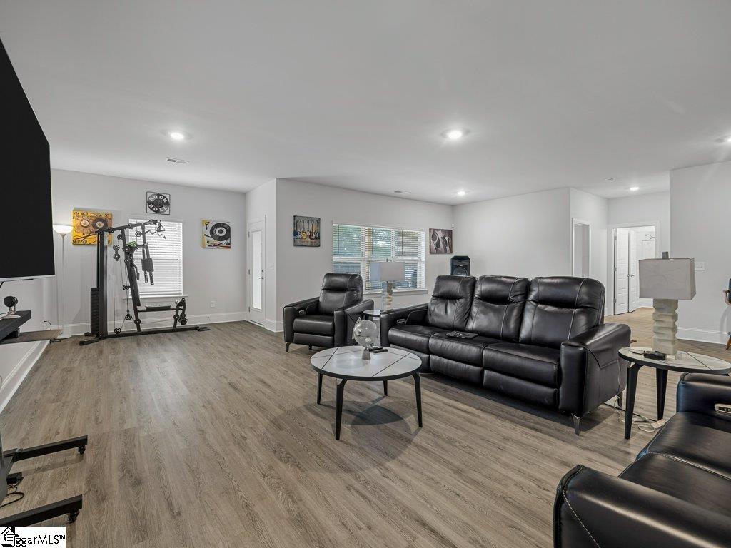 400 Rolling Waters Drive Greenville, SC 29605