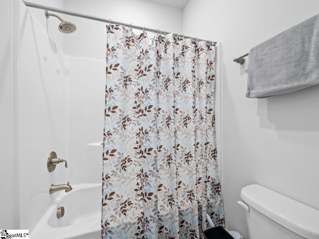 400 Rolling Waters Drive Greenville, SC 29605