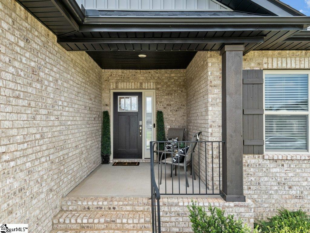 400 Rolling Waters Drive Greenville, SC 29605