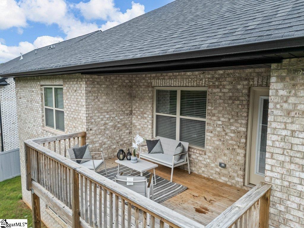 400 Rolling Waters Drive Greenville, SC 29605