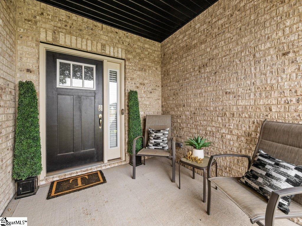 400 Rolling Waters Drive Greenville, SC 29605