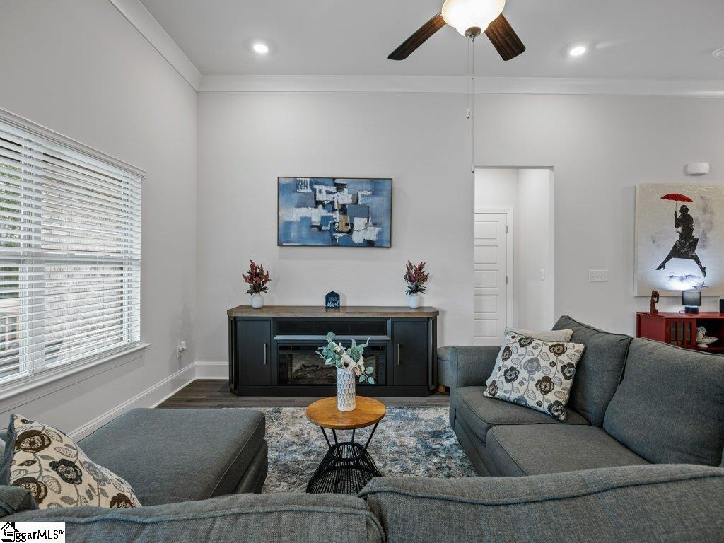 400 Rolling Waters Drive Greenville, SC 29605