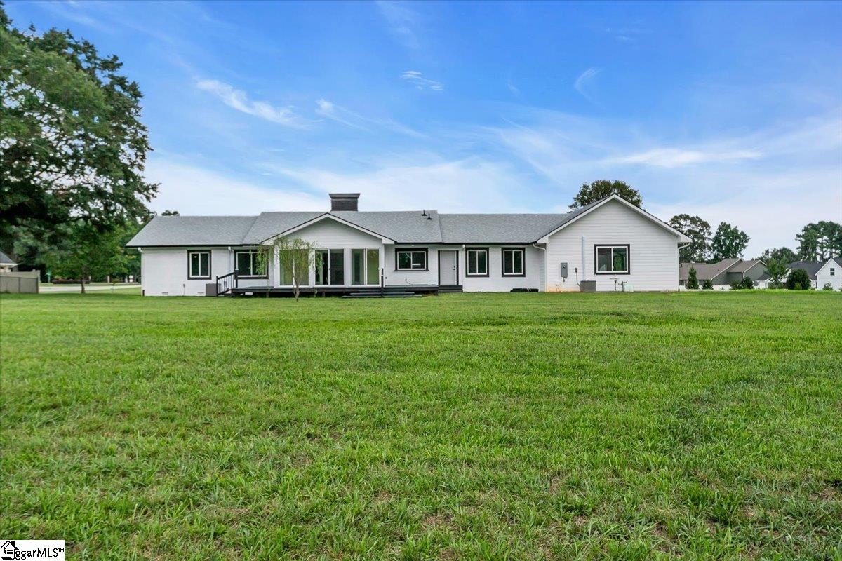 305 Waters Road Taylors, SC 29687