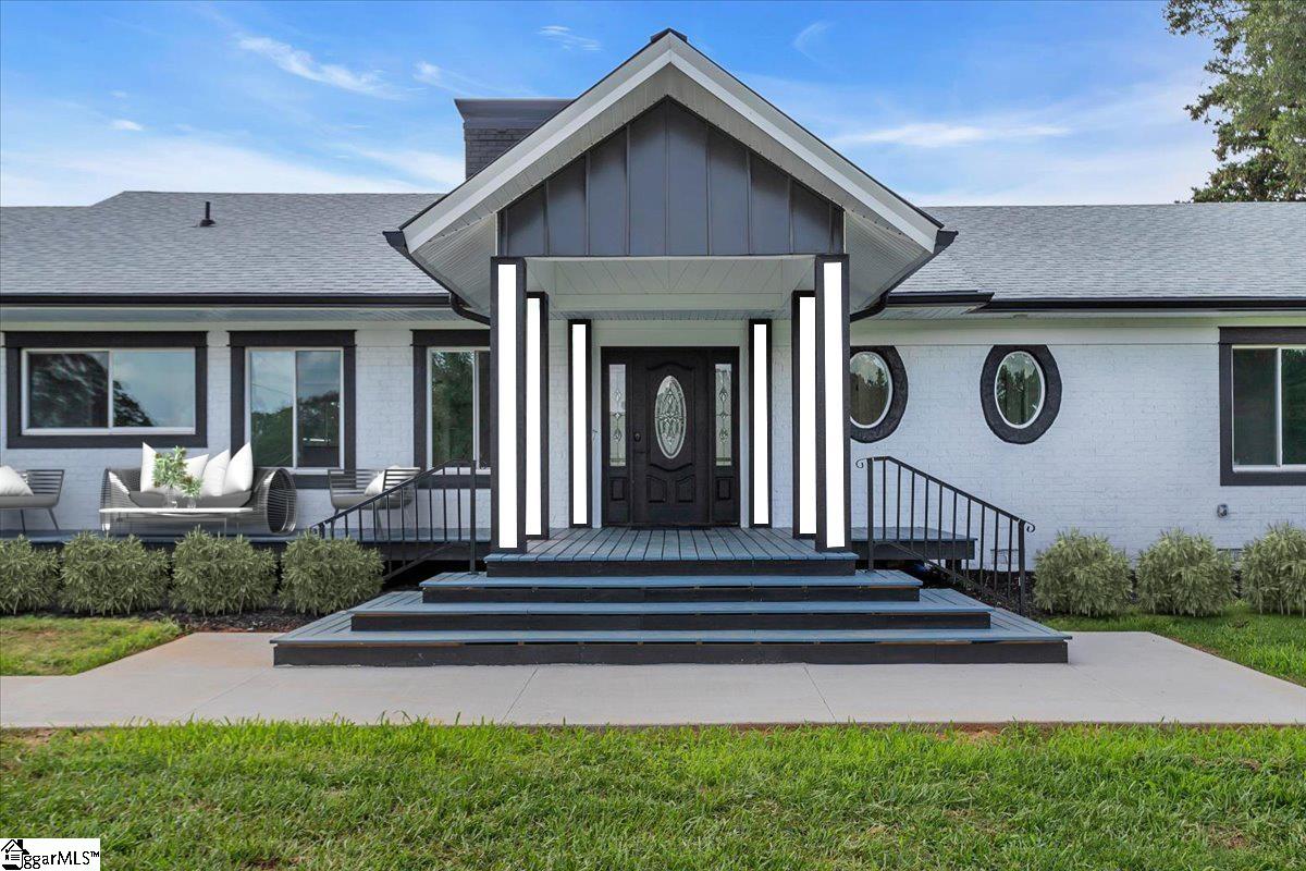 305 Waters Road Taylors, SC 29687
