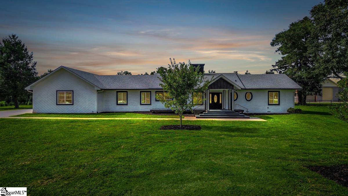 305 Waters Road Taylors, SC 29687