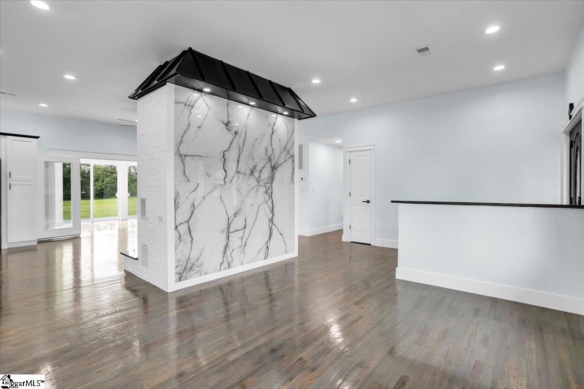 305 Waters Road Taylors, SC 29687
