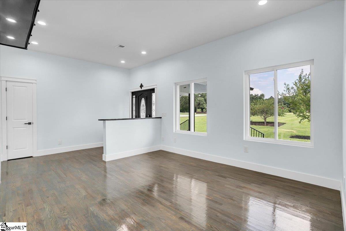 305 Waters Road Taylors, SC 29687