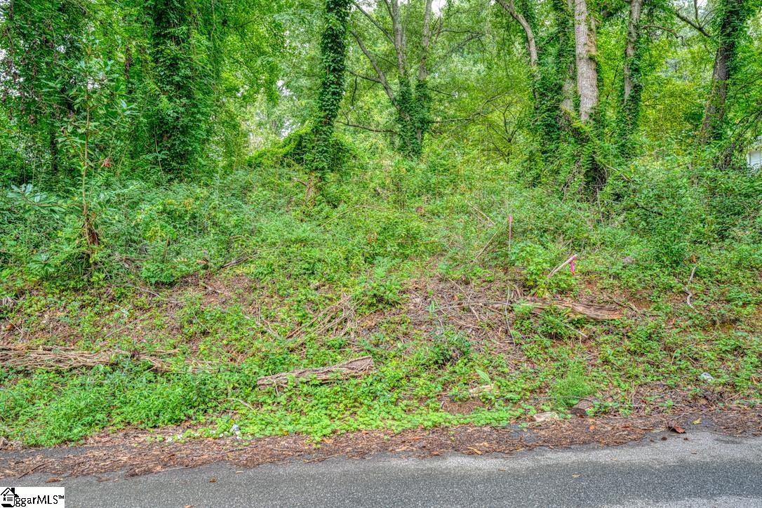 530 Wildwood Drive Spartanburg, SC 29306