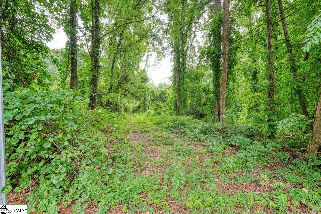 530 Wildwood Drive Spartanburg, SC 29306