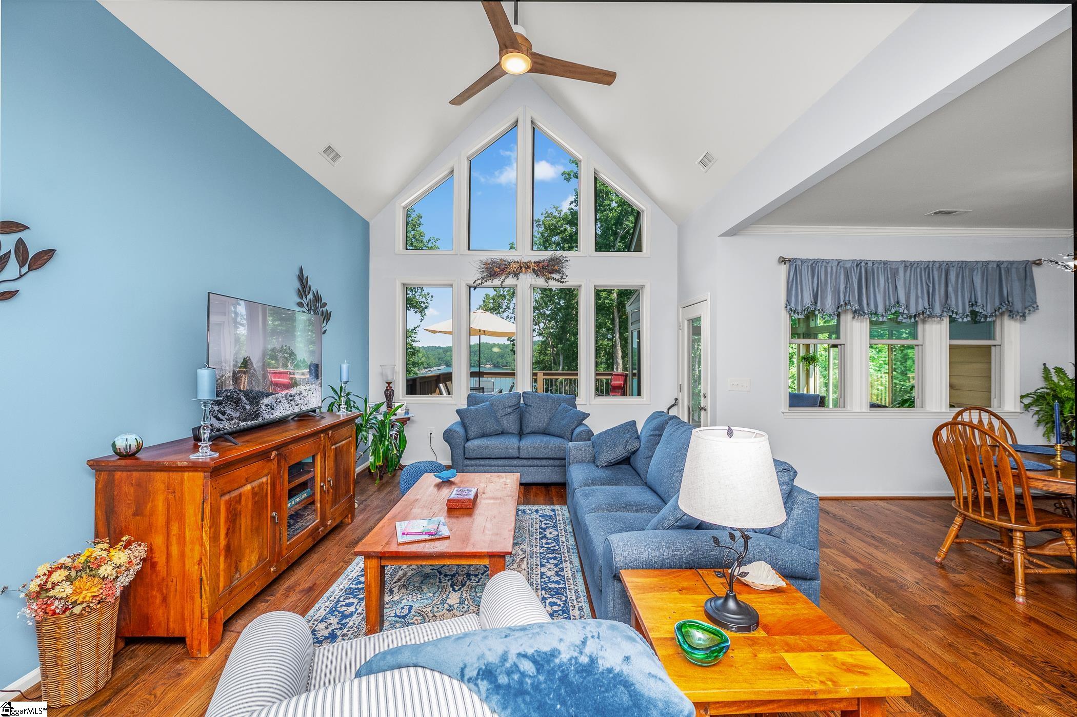 803 Barefoot Cove Drive West Union, SC 29696