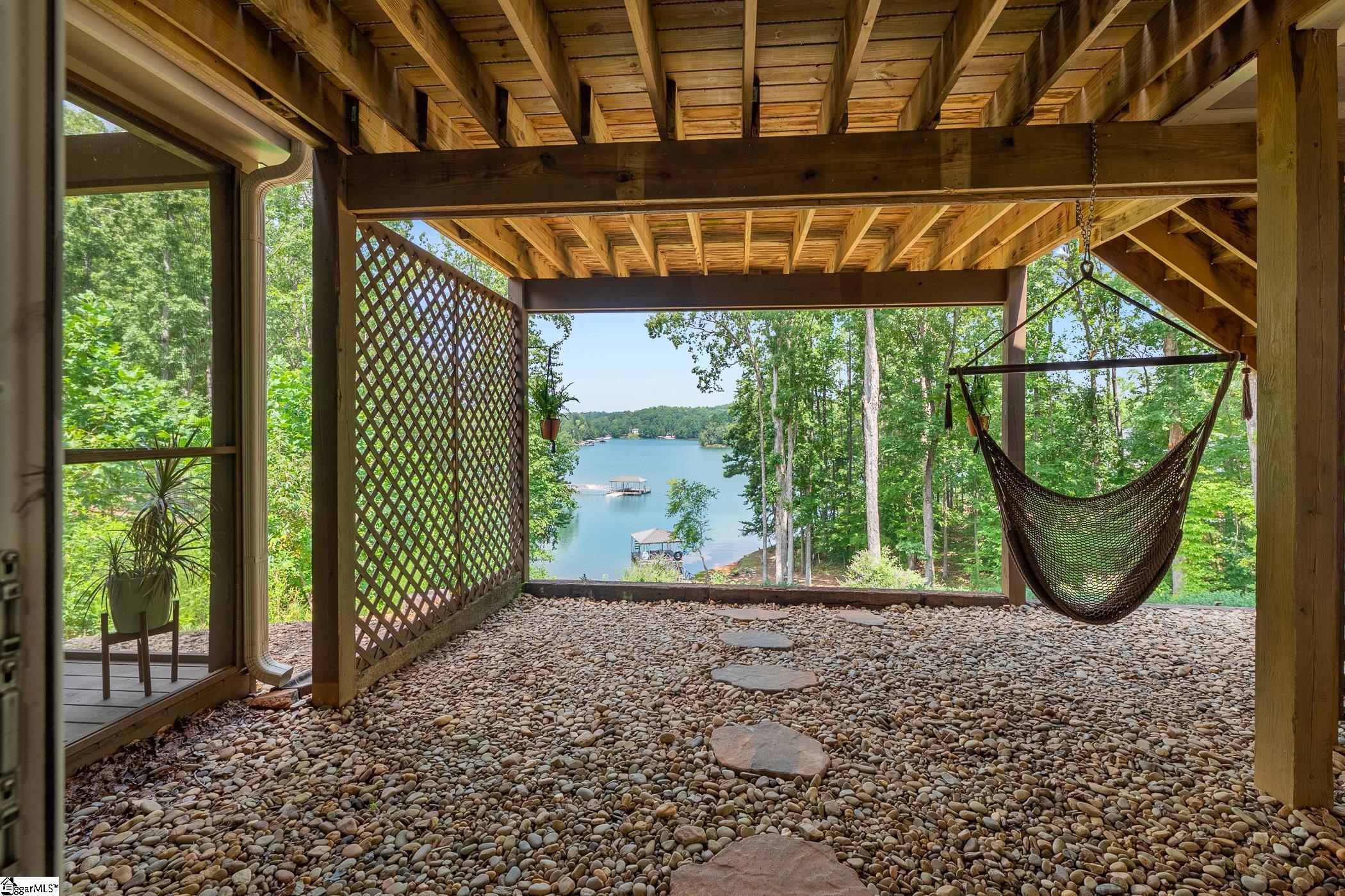 803 Barefoot Cove Drive West Union, SC 29696