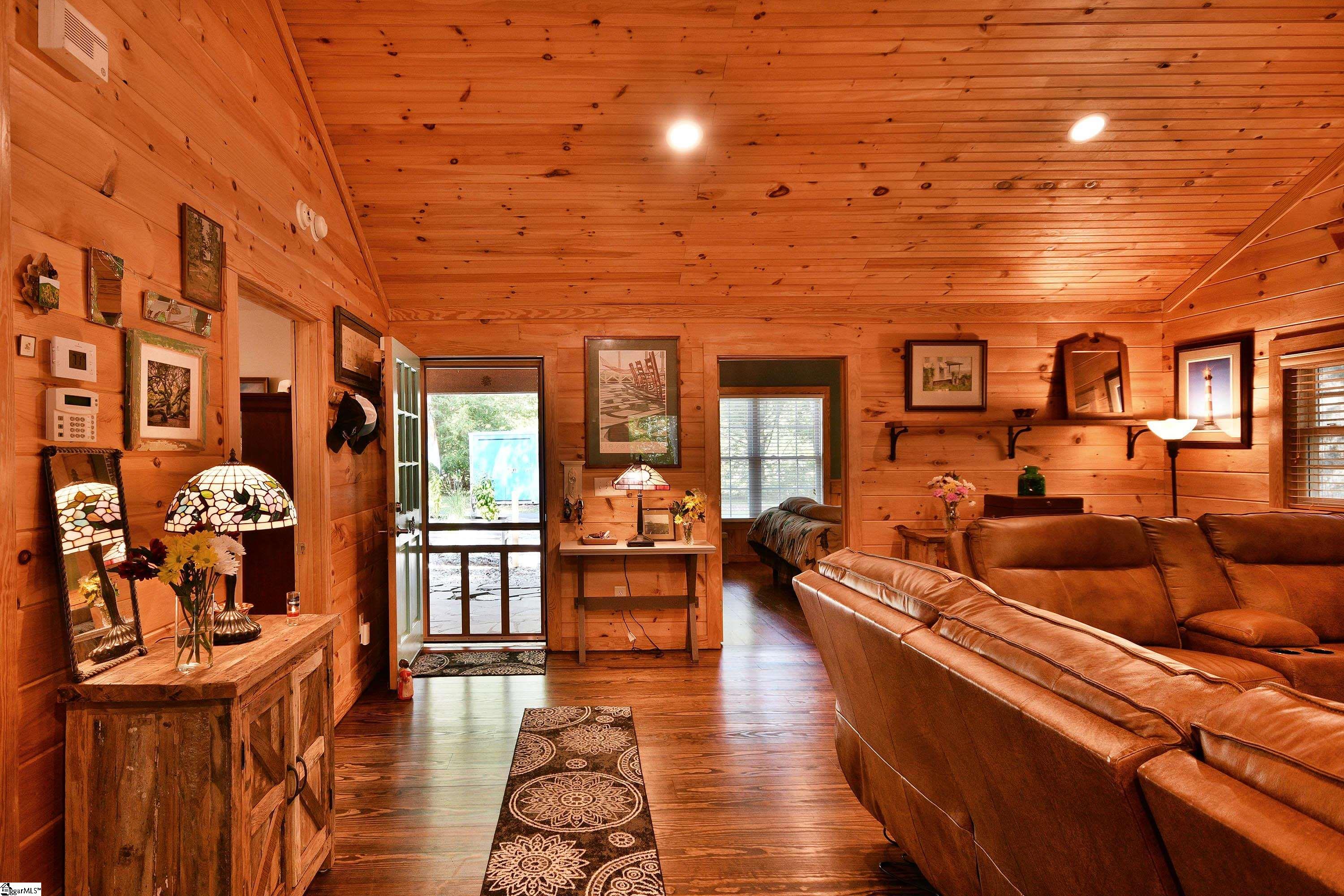 16 Pipe Line Lane Cleveland, SC 29365