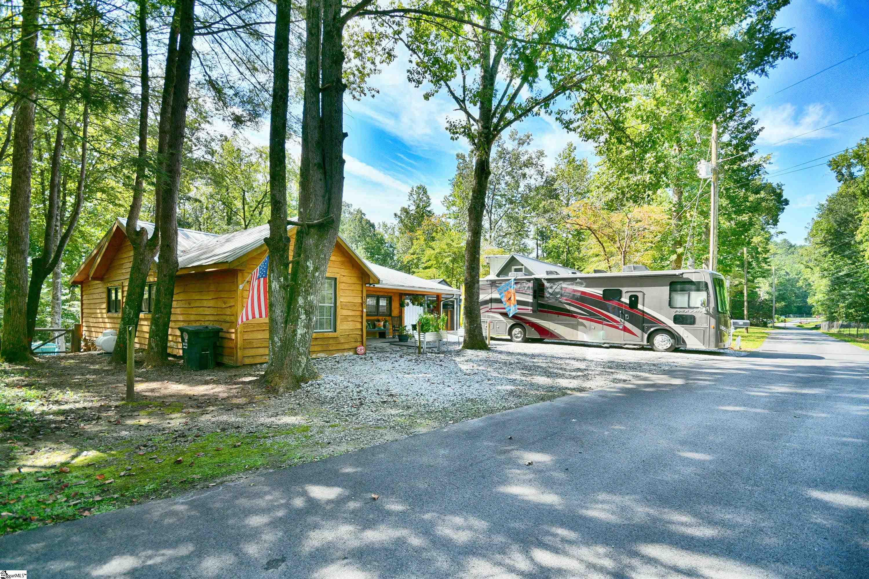 16 Pipe Line Lane Cleveland, SC 29365