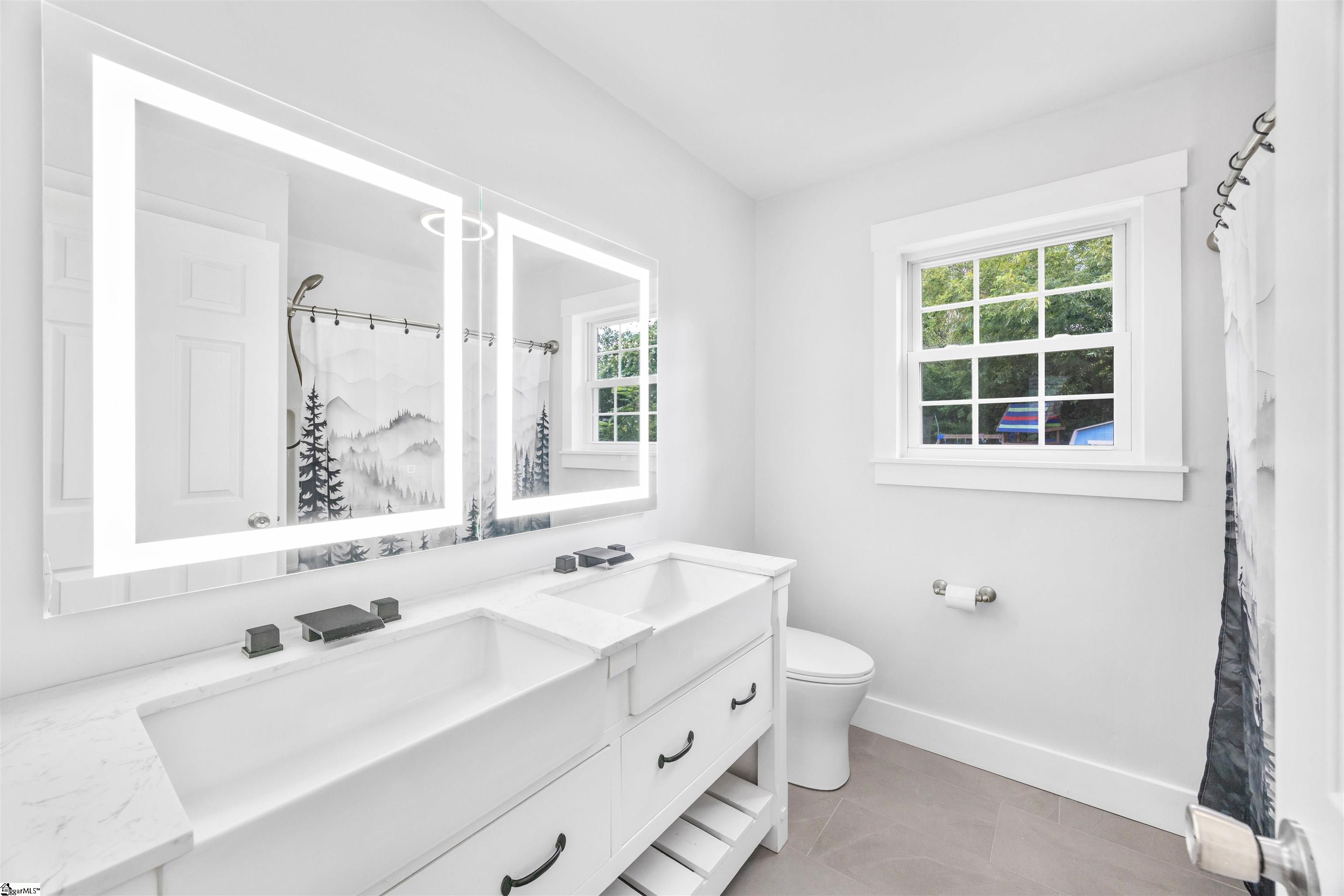 4 Par Drive Greenville, SC 29609