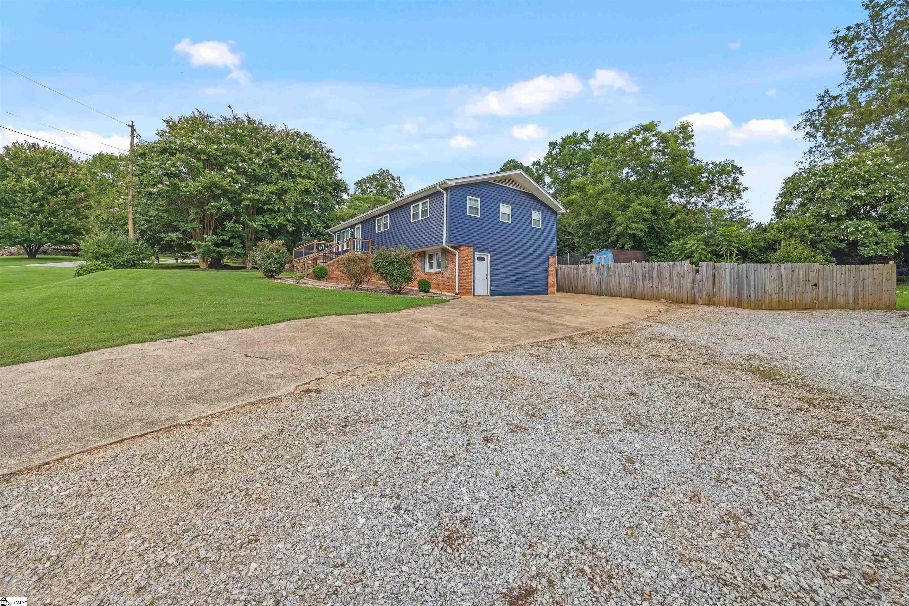 4 Par Drive Greenville, SC 29609