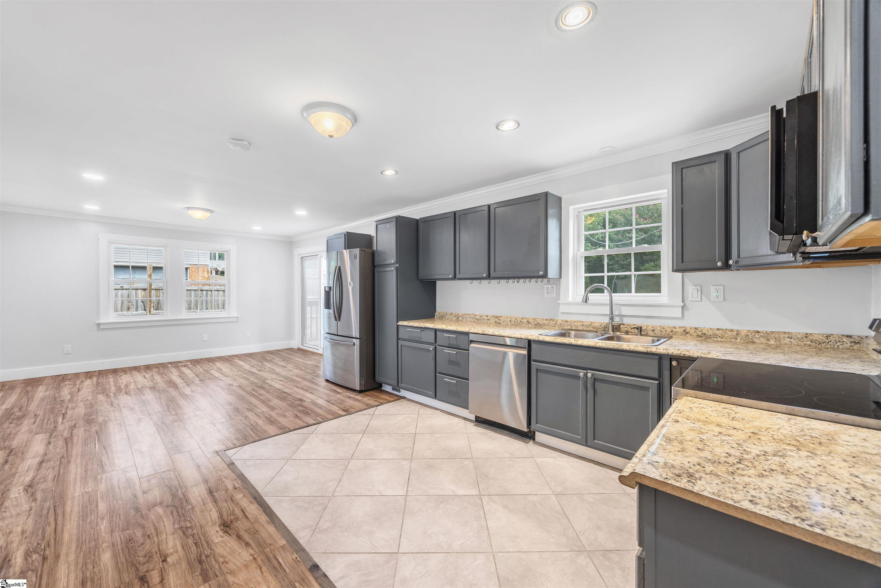 4 Par Drive Greenville, SC 29609