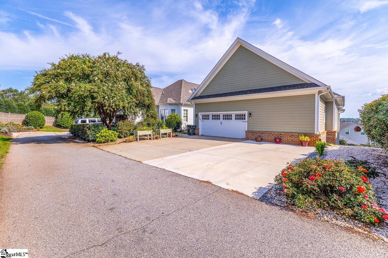 902 Blue Moon Street Taylors, SC 29687