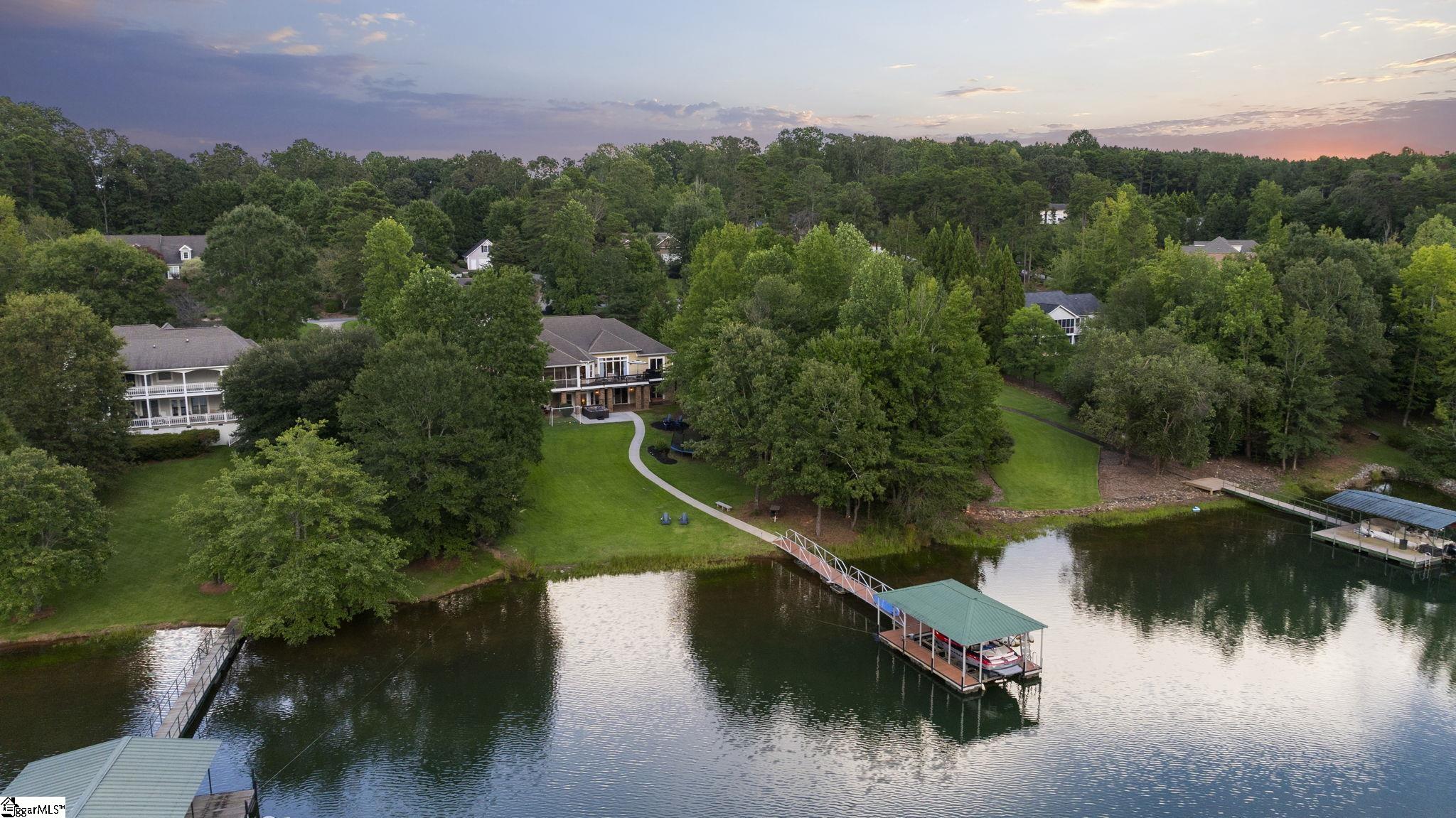 166 South Oak Pointe Drive Seneca, SC 29672