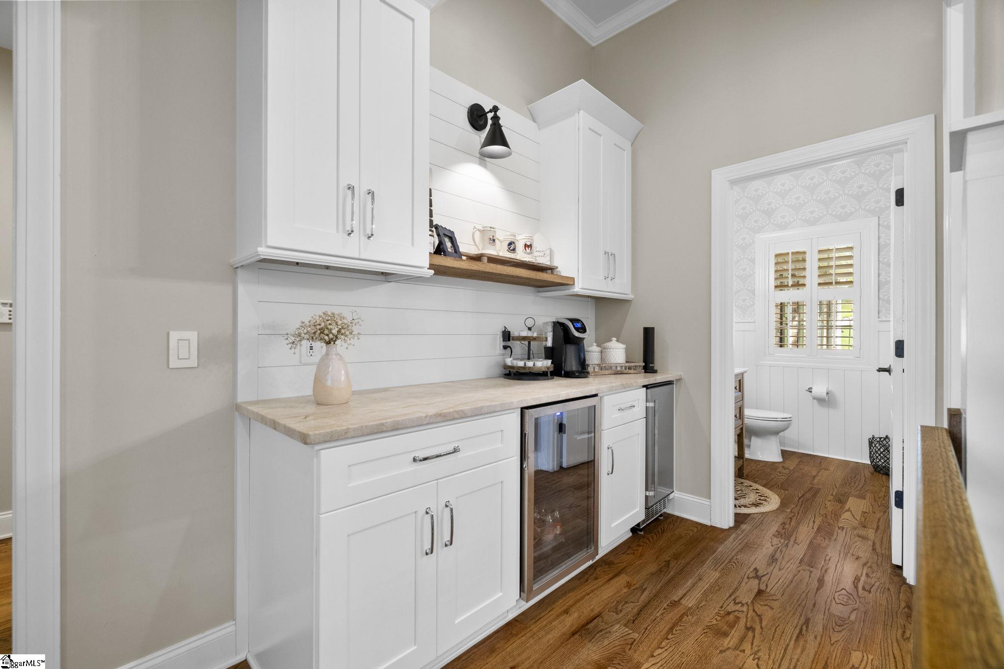 166 South Oak Pointe Drive Seneca, SC 29672