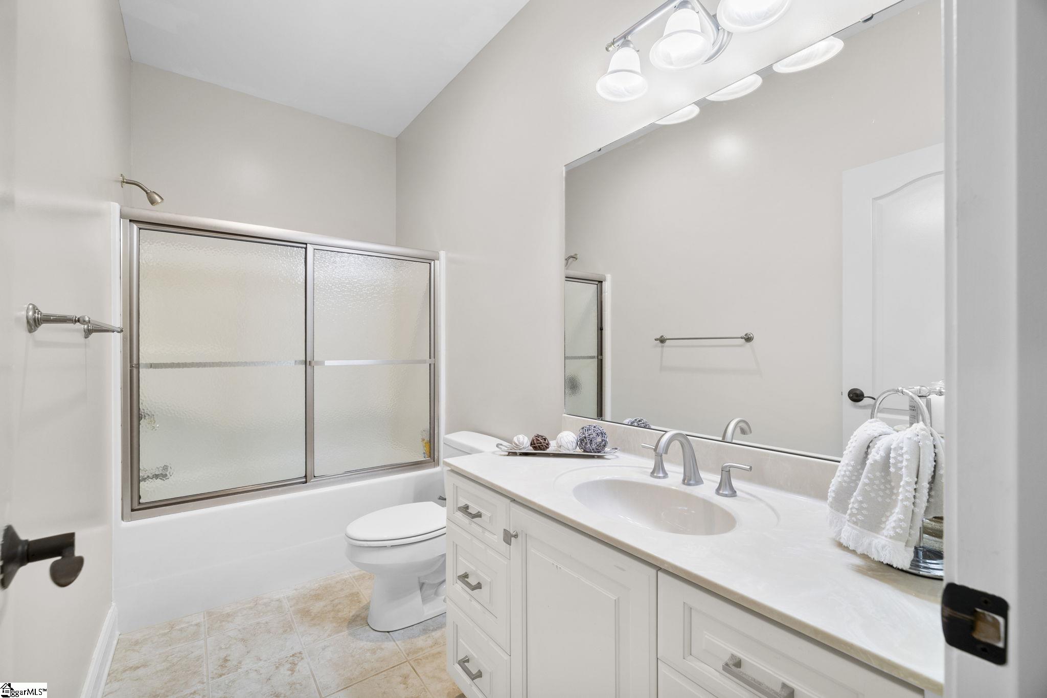 166 South Oak Pointe Drive Seneca, SC 29672