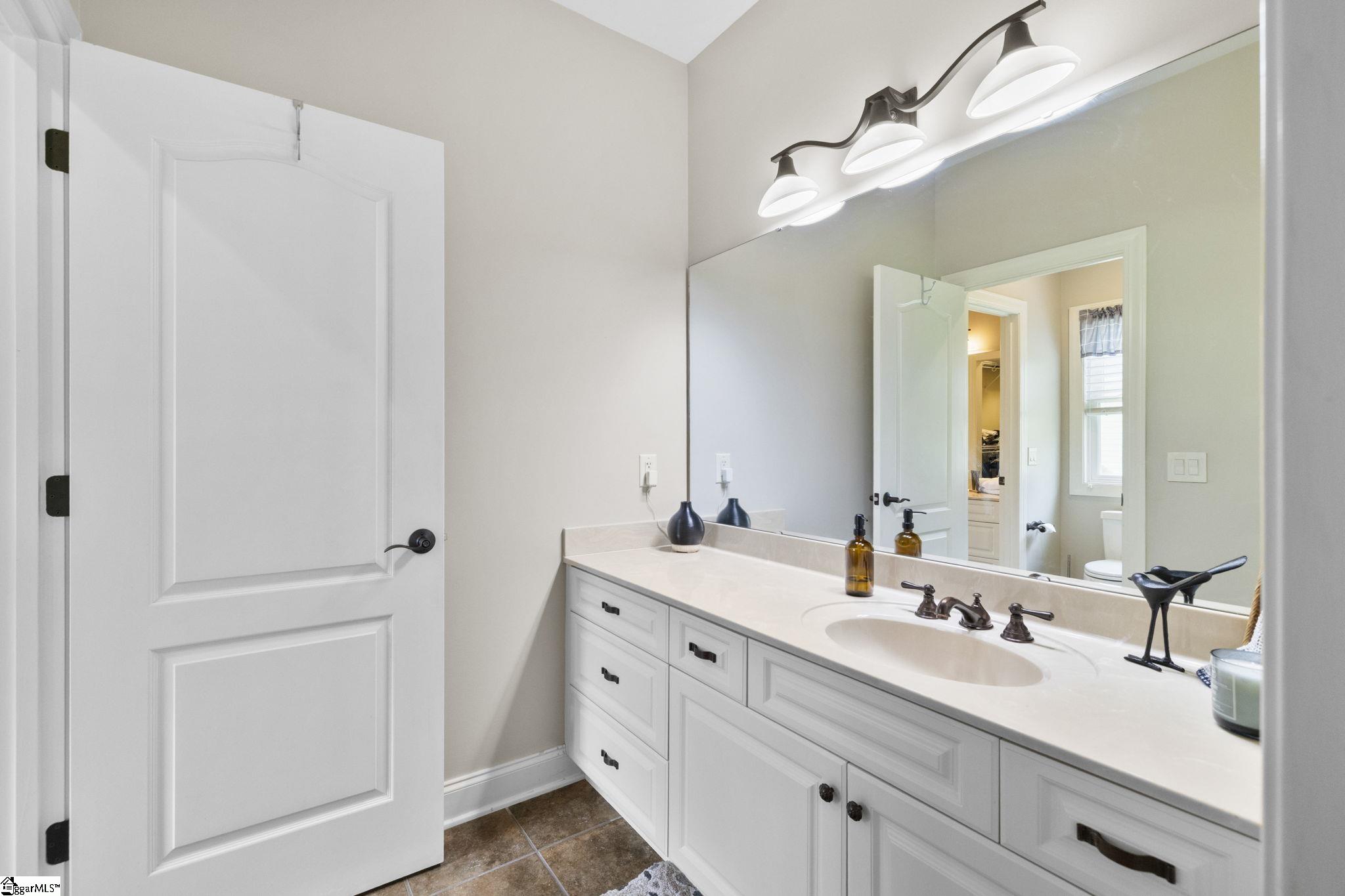 166 South Oak Pointe Drive Seneca, SC 29672